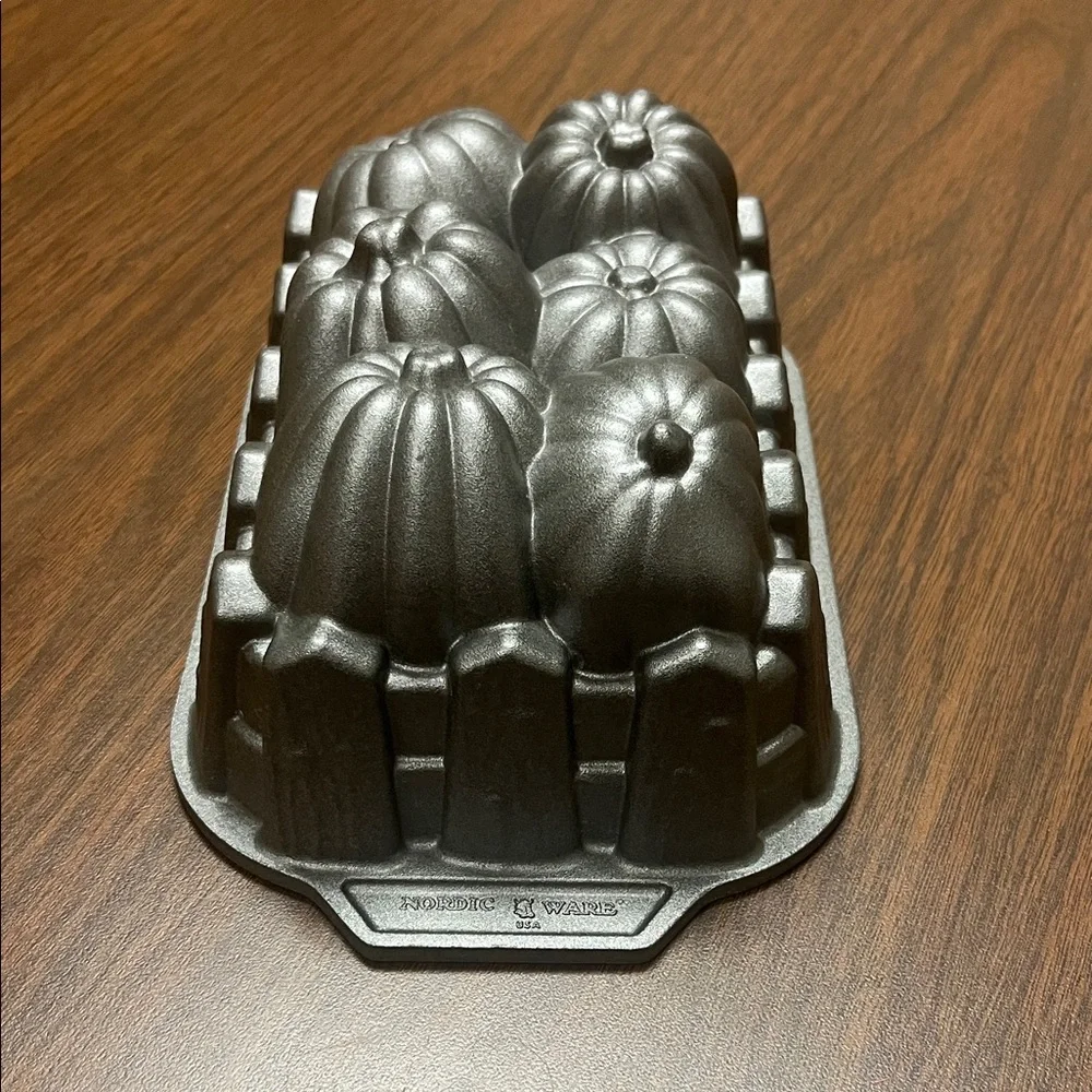 Nordic Ware‎ Pumpkin Patch Loaf Pan